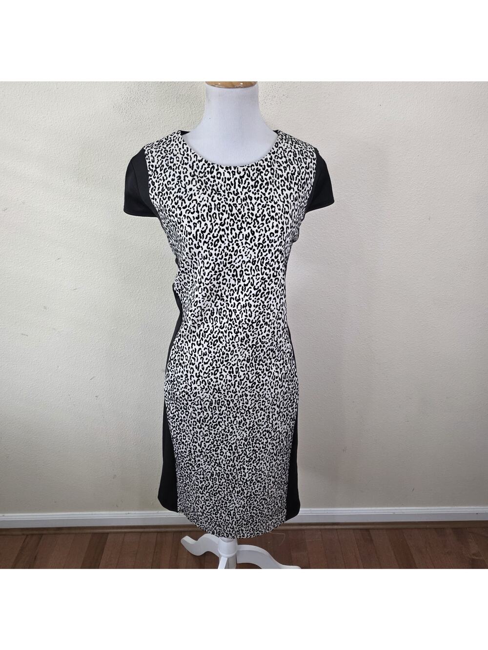 Shelby and Palmer Women's Black Animal Print Cap Sleeve Sheath Dress Size 16